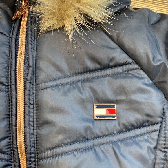 Tommy Hilfiger Long Chevron Hooded Puffer Jacket NWT - Picture 4 of 5